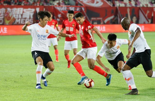 欧冠让球盘口-沪媒:足协或修改中超赛程 等待国脚归队顺延一周